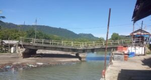 Jembatan penghubung Kr. cot Kuala Balohan Yang Ambruk Akibat Tsunami Hingga Saat inj Belum Diperbaiki