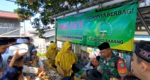 Indahnya Berbagi, Kodim 0112/Sabang Adakan Kegiatan Sedekah Jumat Bagikan Makanan kepada Masyarakat di Masjid Al-Muhajirin Gampong Cot Ba’U