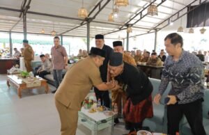 Ilyas Ramli CR Imuem Mukim Leupung, Pj Bupati Abes M Iswanto Harapkan Bersinergi Bangun Daerah