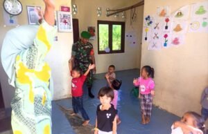 Babinsa Koramil 01/Sukajaya Dampingi Guru PAUD Laksanakan Senam Sehat Bersama Anak PAUD Anggrek Biru Gampong Paya