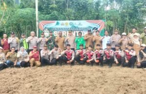 Babinsa Koramil 02/Sukakarya Hadiri Kegiatan Penanaman Jagung Serentak 1 Juta Hektar Yang Dilaksanakan Polres Sabang