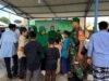 Kodim 0112/Sabang Bagikan Makanan Kepada Jamaah Jumat Masjid Al-Ijtihad, Dalam Program Sedekah Jumat