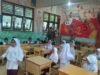 Cerdas Anak Bangsa, Babinsa 02 Berikan Materi Matematika Metode Gasing di SDN 17 Sabang