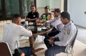 Babinsa Koramil 01/Sukajaya Laksanakan Komsos Bersama Pegawai Dinas Perhubungan Kota Sabang