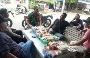 Dalam Kegiatan Komsosnya, Babinsa Koramil 01/Sukajaya Sampaikan Tentang Bahaya Judi Online Kepada Warga Masyarakat
