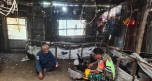 Babinsa Koramil 02/Sukakarya Sambangi Tempat Peternakan Ayam Petelur Warga Binaan