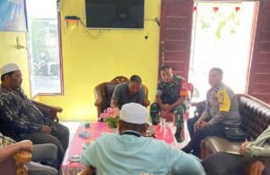 Babinsa, Bhabinkamtibmas, dan Aparatur Desa Gelar Musyawarah Penyelesaian Masalah Warga