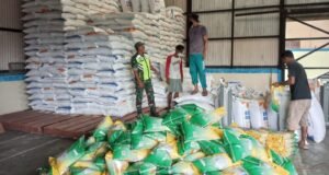 Babinsa Koramil 01/Sukajaya Monitor Persediaan Stok Beras di Gudang Bulog Sabang