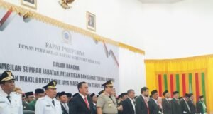 Gubernur Mualem Minta Bup dan Wabup Pijay Rangkul semua Elemen Masyarakat, “Bupati Syibral Alunkan Pantun Buat Gubernur dan Pj Bupati”