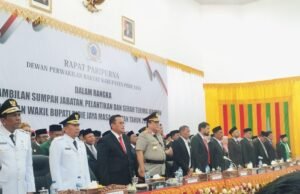 Gubernur Mualem Minta Bup dan Wabup Pijay Rangkul semua Elemen Masyarakat, “Bupati Syibral Alunkan Pantun Buat Gubernur dan Pj Bupati”