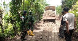 Material Pasir Terus Didatangkan Untuk Mengejar Target Pengerjaan Peningkatan Kualitas Jalan TMMD Reguler ke-123 Kodim 0112/Sabang