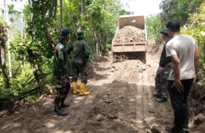 Material Pasir Terus Didatangkan Untuk Mengejar Target Pengerjaan Peningkatan Kualitas Jalan TMMD Reguler ke-123 Kodim 0112/Sabang