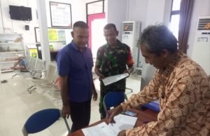 Babinsa Koramil 01/Sukajaya Dampingi Warga Binaan Urus Kartu Keluarga dan Akta Kelahiran di Dukcapil Sabang