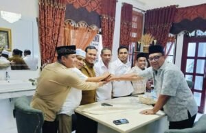 Ketegangan antara Wagub dengan Ketua DPRA Berakhir Damai Dikediaman Abu Razak”