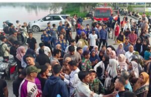 “Penumpang Dilarang Naik ke Kapal Akibat Tiket Palsu” Pj Bupati Simeulue Langsung Turun Tangan