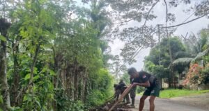 Satgas TMMD Lakukan Penggalian Lubang untuk Jalur Pipa Air Bersih Sumur Bor di Gampong Jaboi