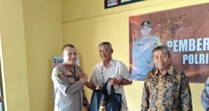 Hampir Di penghujung Ramadhan Dan Jelang Idul Fitri 1446 H. Kapolres Sabang Terus Berbagi Kebahagiaan dengan Pemberian Sarana Kontak