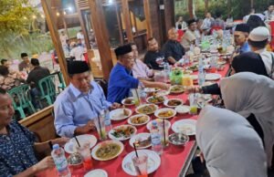 Plt Sekda Buka Puasa Bersama dengan Awak Media Liputan Abes, Ikut Hadir Ketua PWI Aceh dan Sejumlah Wartawan Senior