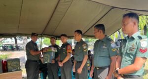 Dandim Berikan Bingkisan Lebaran Kepada Keluarga Besar Kodim 0112/ Sabang