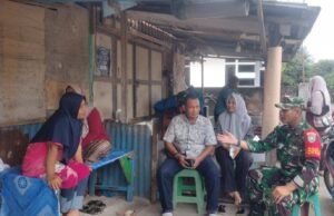 Babinsa Koramil 02/Sukakarya Perkuat Sinergi dengan Warga melalui Komunikasi Sosial