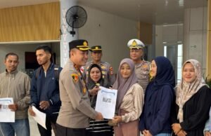 Dalam Mendukung Arus Mudik Lebaran Kapolres Sabang Bersama Forkopimda Bagikan Tiket Mudik Gratis