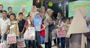 TP PKK Gampong Cot Lamkuweuh Santuni Anak Yatim dengan Baju Lebaran, “Diharapkan Jadi Program Tahunan”