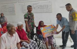 Babinsa dan Bhabinkamtibmas Monitor Penyaluran BLT dan Bantuan Sosial di Gampong Cot Abeuk, Kota Sabang