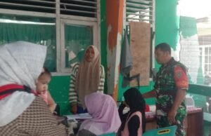 Babinsa Koramil 01 Sukajaya Aktif Dukung Kegiatan Posyandu Cendrawasih di Gampong Balohan