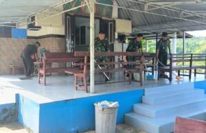 Kodim 0112/Sabang Gelar Aksi Bersih-Bersih di Gereja Protestan Indonesia Bagian Barat (GPIB) Patmos Sabang