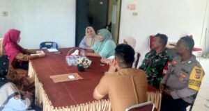 Babinsa 04 Gampong Krueng Raya Hadiri Rapat Gerakan Bersama Cegah Stunting di Kantor Keuchik