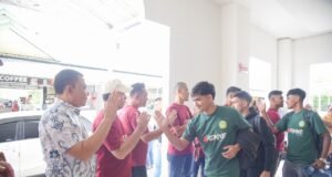 Putaran Nasional Liga4, PSAB Terbang Ke Surabaya, Ketua KONI Bakhtiar Minta Lutfi dan Kolega Keluarkan Seluruh Kemampuan Terbaik