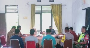 Babinsa Koramil 02/Sukakarya Hadiri Mediasi Perselisihan Keluarga Warga Binaan di Gampong Krueng Raya