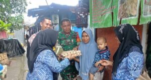 Babinsa Koramil 02/Sukakarya dan Bhabinkamtibmas Dampingi Petugas BKKBN Kota Sabang Dalam Kegiatan “GENTING” di Gampong Kuta Barat