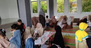 Babinsa Gampong Batee Shoek Monitor Kegiatan Posyandu Jeumpa di Jurong Pria Laot