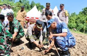Peletakan Batu Pertama: Program Peduli Bumi Peduli Manusia Diihadiri Kapolres Sabang
