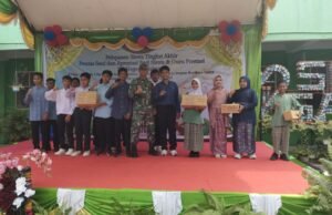 Babinsa Koramil 02/Sukakarya Hadiri Pelepasan Siswa dan Pentas Seni SDN 1 Sabang