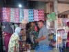 Babinsa Koramil 01/Sukajaya Laksanakan Pengecekan Harga Sembako di Gampong Keuneukai