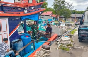 Babinsa Koramil 02/Sukakarya Laksanakan Komsos Bersama Warga Nelayan di Gampong Kuta Timu