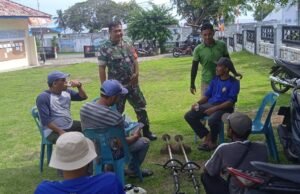 Bangun Kedekatan Dengan Masyarakat Babinsa Koramil 01/Sukajaya Laksanakan Komunikasi Sosial di Jurong Pante Jaya