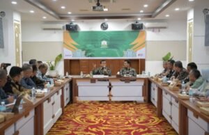 Wagub Fadhlullah Pimpin Rapat Percepatan Pembentukan Koperasi Desa Merah Putih