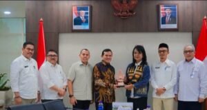 Bahas Tentang TPST Blang Bintang dan Banjir Subulussalam, Wagub Fadhlullah Berkunjung di Kementerian PU