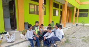 Penuh Keakraban, Babinsa Koramil 01/Sukajaya Beri Motivasi Belajar kepada Siswa SMPN 9 Sabang