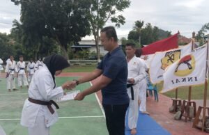 Ketua Dojo Inkai Kodim 0112/Sabang, Letkol Kav Edi Purwanto, S.I.P., Serahkan Ijazah/Sertifikat Kepada 60 Kohai yang Telah Lulus Ujian Karate Semester Ganjil 2025