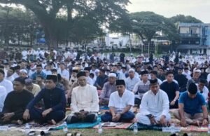 Kebersamaan di Hari Raya Idul Adha, Dandim 0112/Sabang dan Forkopimda Laksanakan Sholat Bersama di Lapangan Yos Soedarso