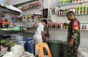 Babinsa Koramil 02/Sukakarya Laksanakan Pengecekan Ketersediaan Kebutuhan Pertanian di UD. Sepakat Tani