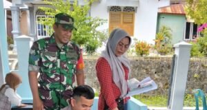 Babinsa Koramil 02/Sukakarya dan Bhabinkamtibmas Dampingi Pelaksanaan Posyandu di Gampong Kuta Timu