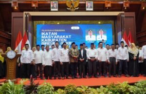Bupati Bireuen, Mukhlis ST Lantik Pengurus IMKB Banda Aceh, “Para Tokoh Kota Santri Provinsi dan Nasional juga Hadir”