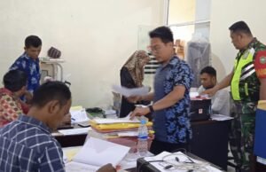 Babinsa Koramil 01/Sukajaya Laksanakan Puldata Demografi Bersama Staf Kantor Keuchik di Gampong Ie Meulee