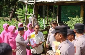 Kapolres Sabang Hadiri Kegiatan Bantuan Sosial Polsek Sukakarya Dalam Rangka Hari Bhayangkara Ke-79