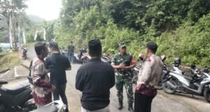 Babinsa Gampong Krueng Raya Laksanakan Komsos dan Silaturahmi dengan Tokoh Masyarakat